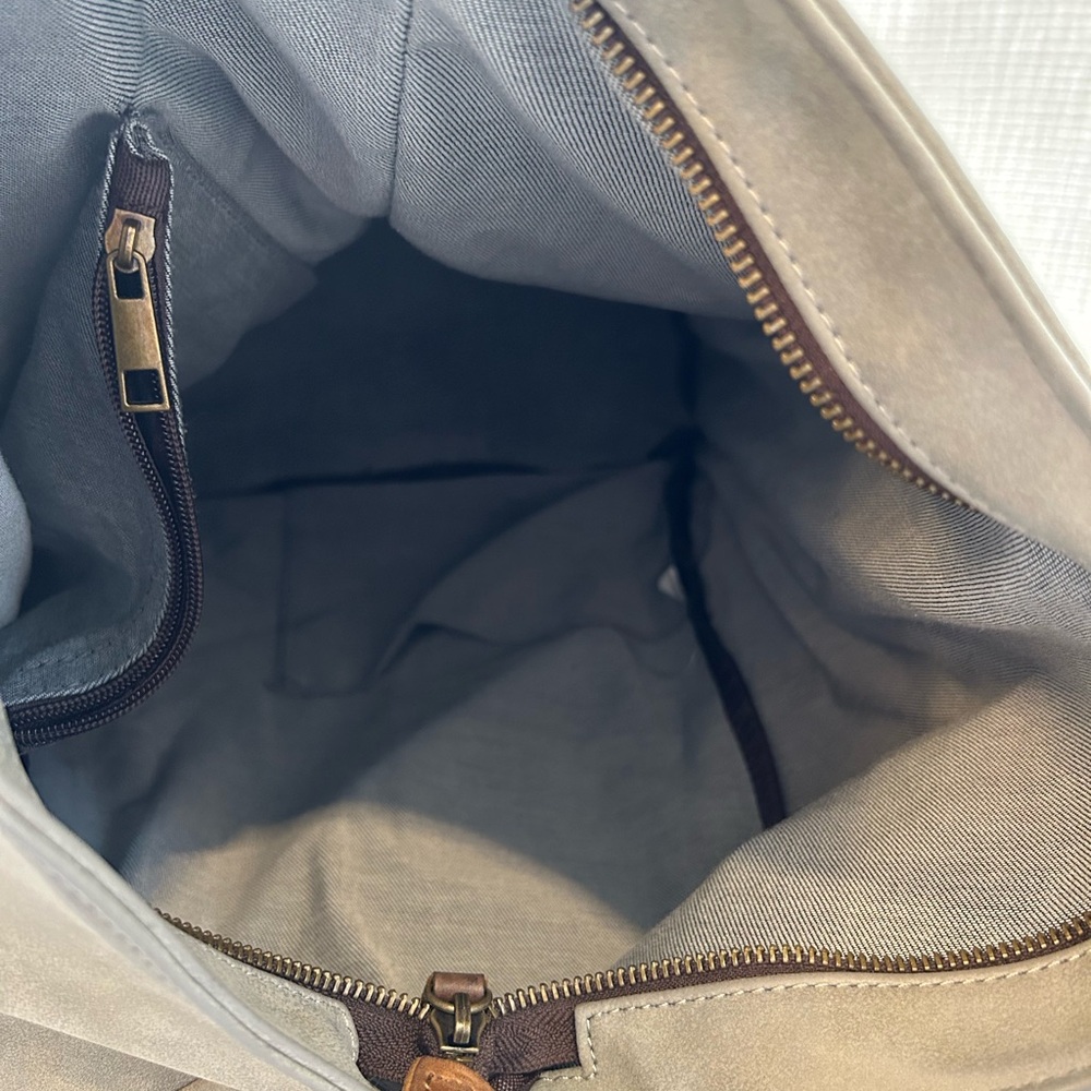Stylish Gray Backpack - Picture 7 of 14
